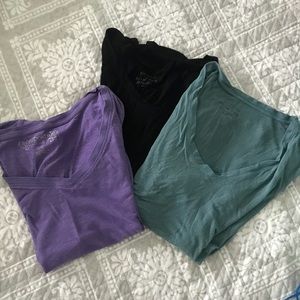 Aeropostale solid V-Neck Bundle.